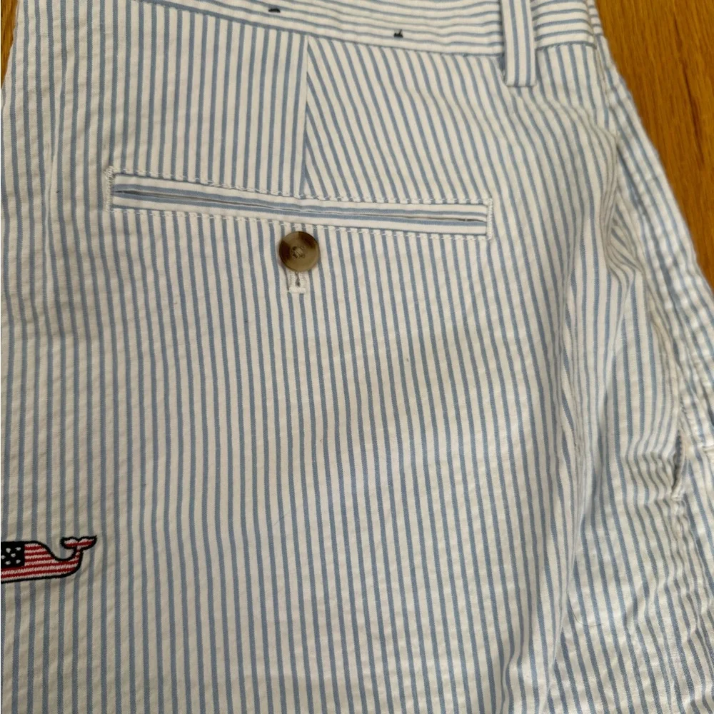 Vineyard Vines Men Shorts - Picture 4 of 4